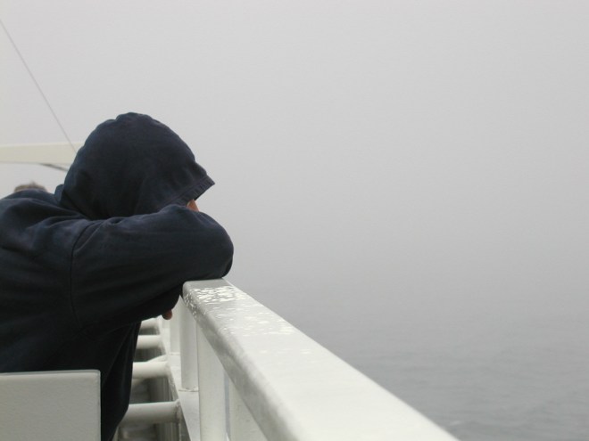 كلّ هذا الكون ثائرٌ حولي .. وقلبي ساكن